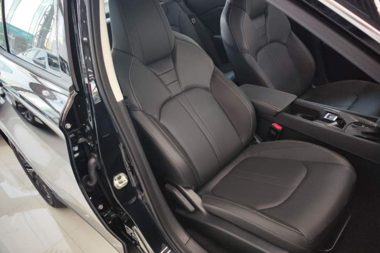 Used Dongfeng Aeolus Yixuan 2025 1.5L Automatic Luxury Version Right Front Seat