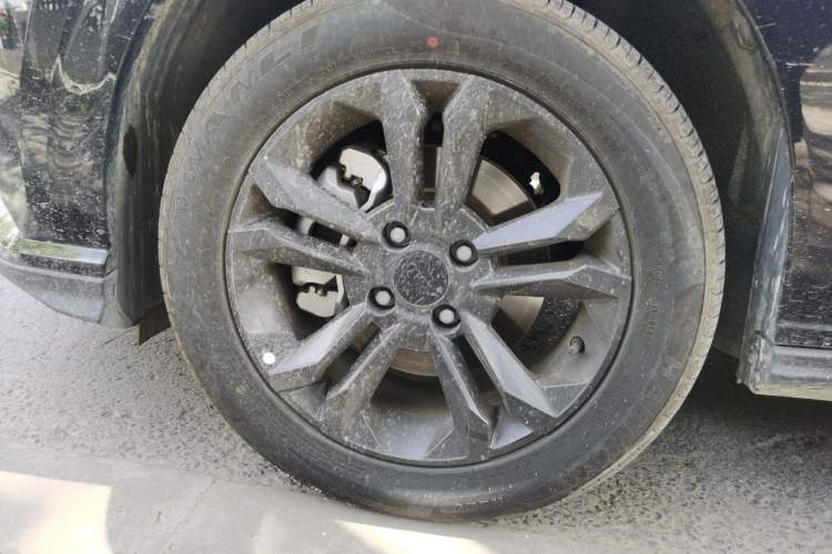 Used Dongfeng Aeolus Yixuan 2025 1.5L Automatic Luxury Version Right Front Wheel Hub