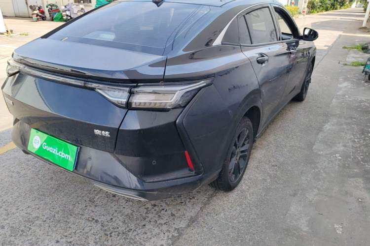Used Dongfeng Aeolus Yixuan 2025 1.5L Automatic Luxury Version Right Rear Taillight