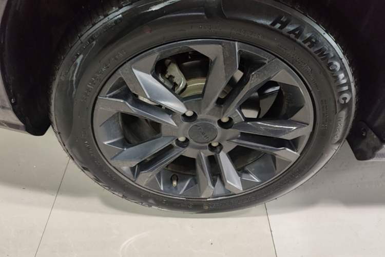 Used Dongfeng Aeolus Yixuan 2025 1.5L Automatic Luxury Version Right Rear Wheel Hub