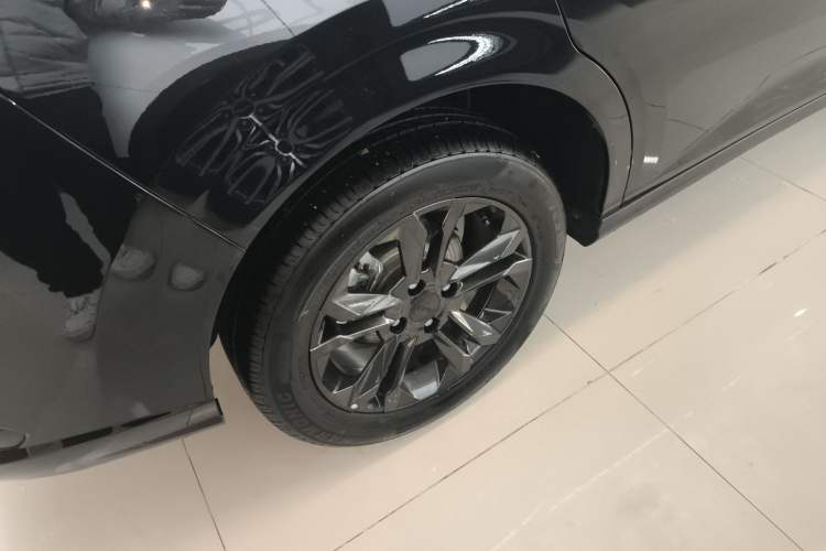 Used Dongfeng Aeolus Yixuan 2025 1.5L Automatic Luxury Version Right Rear Wheel Hub