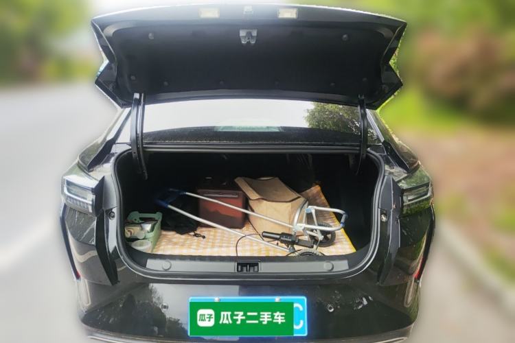 Used Dongfeng Aeolus Yixuan 2025 1.5L Automatic Luxury Version Trunk