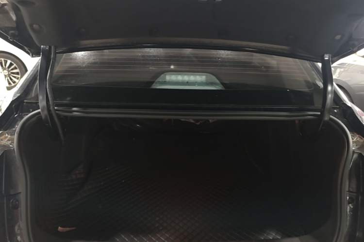 Used Dongfeng Aeolus Yixuan 2025 1.5L Automatic Luxury Version Trunk