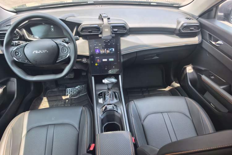 Used Dongfeng Aeolus Yixuan 2025 1.5L Automatic Luxury Version Center Console