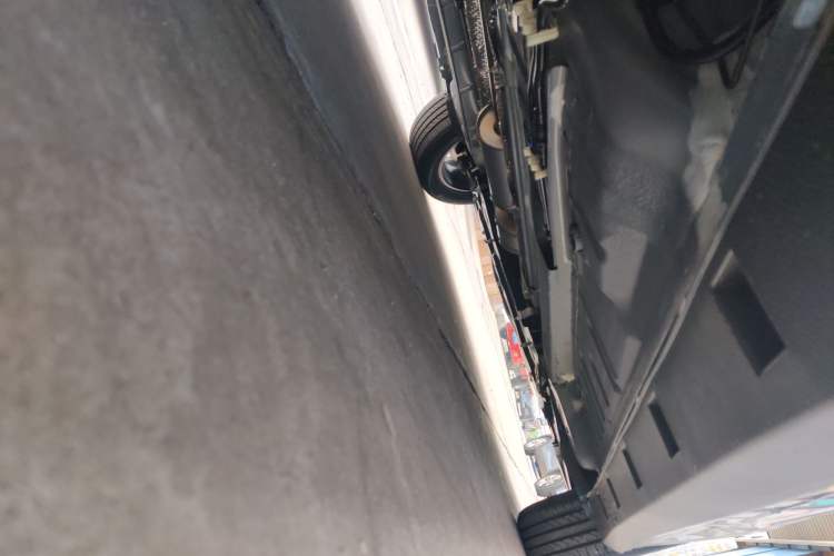Used Dongfeng Aeolus Yixuan 2025 1.5L Automatic Luxury Version Chassis Rear Right