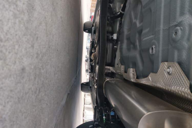 Used Dongfeng Aeolus Yixuan 2025 1.5L Automatic Luxury Version Chassis Rear