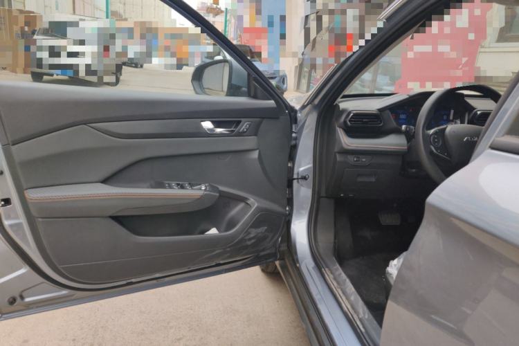 Used Dongfeng Aeolus Yixuan 2025 1.5L Automatic Luxury Version Driver Seat