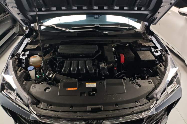 Used Dongfeng Aeolus Yixuan 2025 1.5L Automatic Luxury Version Engine Bay