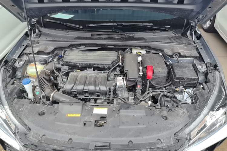 Used Dongfeng Aeolus Yixuan 2025 1.5L Automatic Luxury Version Engine Bay