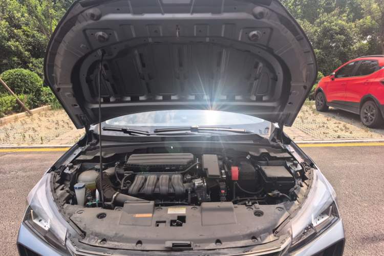 Used Dongfeng Aeolus Yixuan 2025 1.5L Automatic Luxury Version Engine Bay