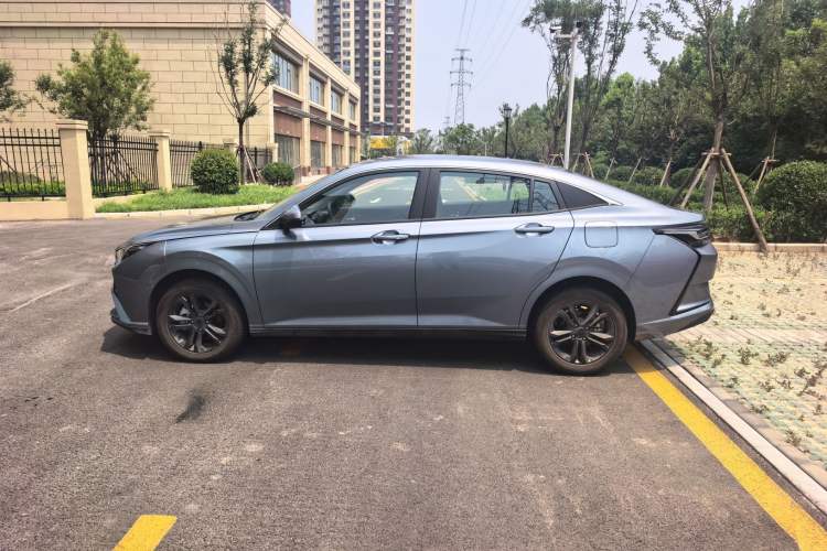 Used Dongfeng Aeolus Yixuan 2025 1.5L Automatic Luxury Version Exterior 2