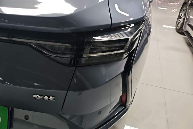 Used Dongfeng Aeolus Yixuan 2025 1.5L Automatic Luxury Version Exterior 6