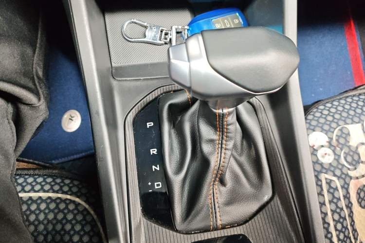 Used Dongfeng Aeolus Yixuan 2025 1.5L Automatic Luxury Version Gear Lever
