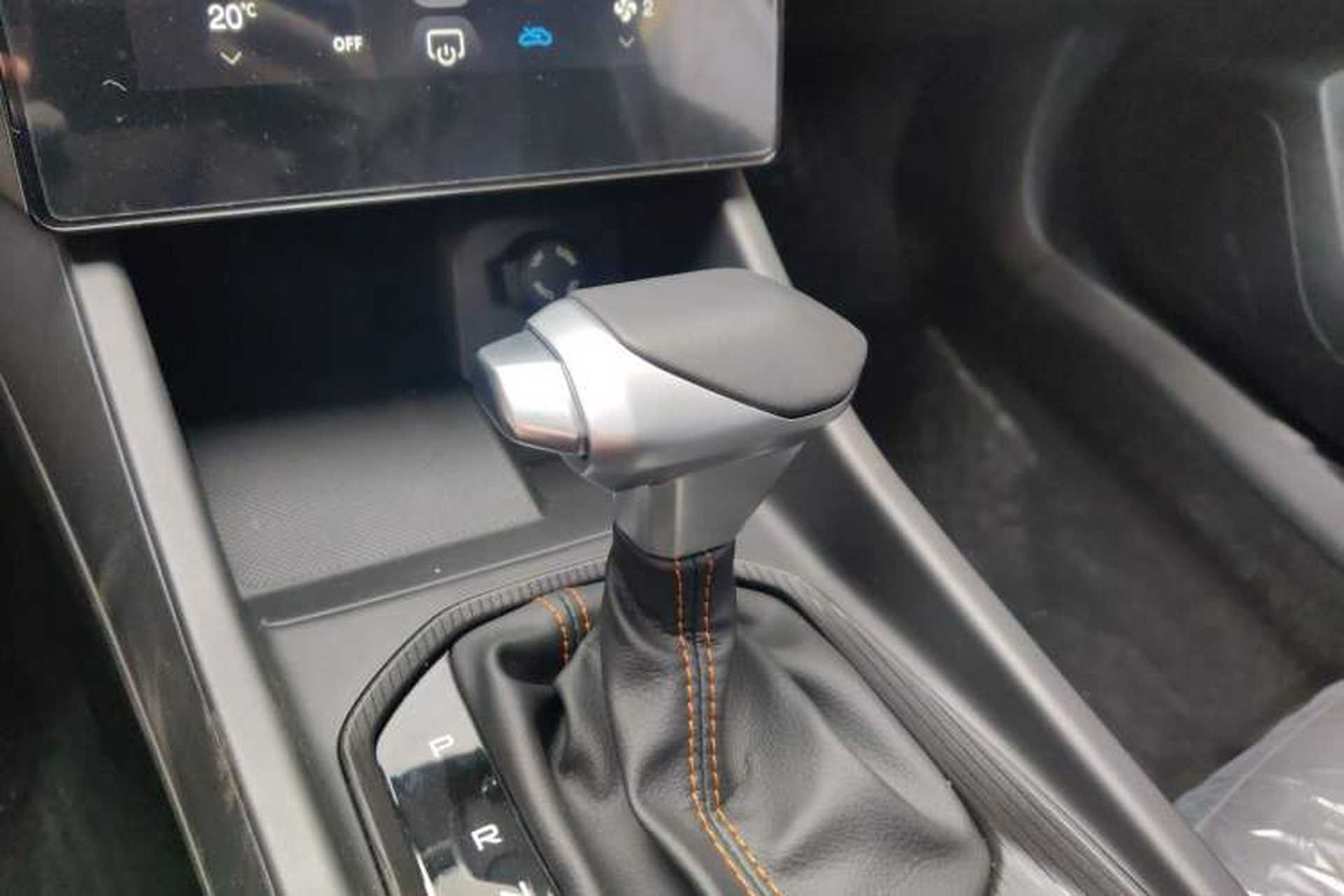 Used Dongfeng Aeolus Yixuan 2025 1.5L Automatic Luxury Version Gear Lever