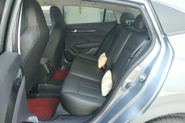 Used Dongfeng Aeolus Yixuan 2025 1.5L Automatic Luxury Version Left Rear Seat