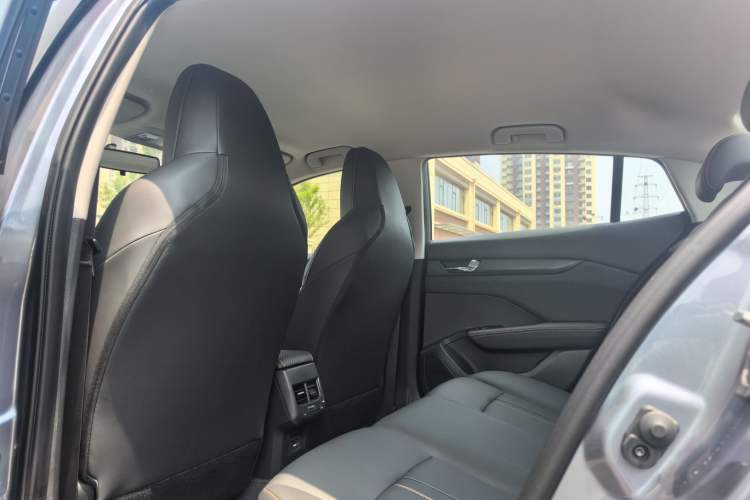 Used Dongfeng Aeolus Yixuan 2025 1.5L Automatic Luxury Version Left Rear Seat