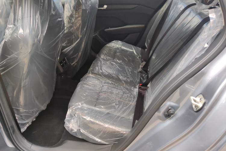 Used Dongfeng Aeolus Yixuan 2025 1.5L Automatic Luxury Version Left Rear Seat