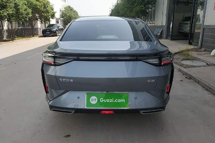Used Dongfeng Aeolus Yixuan 2025 1.5L Automatic Luxury Version Rear