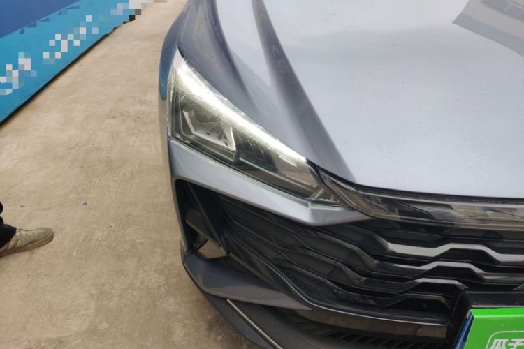 Used Dongfeng Aeolus Yixuan 2025 1.5L Automatic Luxury Version Right Front Headlight