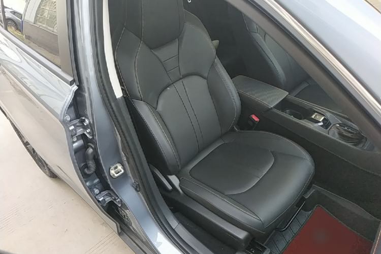 Used Dongfeng Aeolus Yixuan 2025 1.5L Automatic Luxury Version Right Front Seat