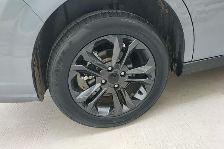 Used Dongfeng Aeolus Yixuan 2025 1.5L Automatic Luxury Version Right Rear Wheel Hub