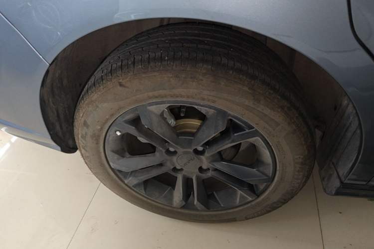 Used Dongfeng Aeolus Yixuan 2025 1.5L Automatic Luxury Version Right Rear Wheel Hub