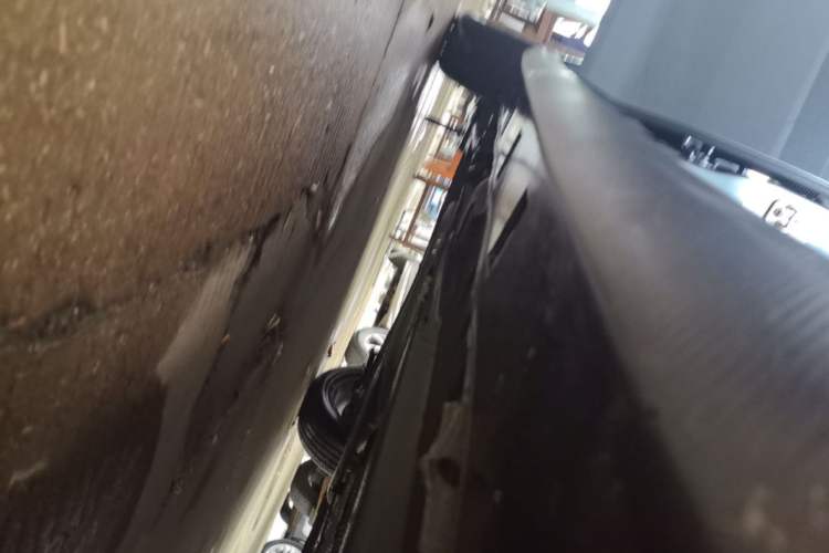 Used Dongfeng Aeolus Yixuan 2025 1.5L Automatic Luxury Version Right Side Sill