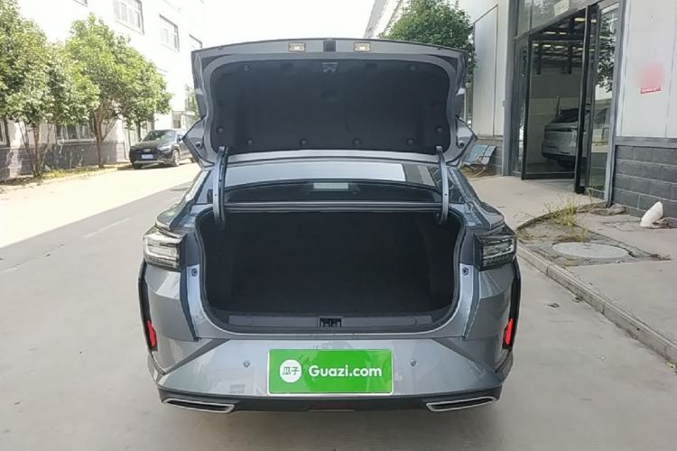 Used Dongfeng Aeolus Yixuan 2025 1.5L Automatic Luxury Version Trunk
