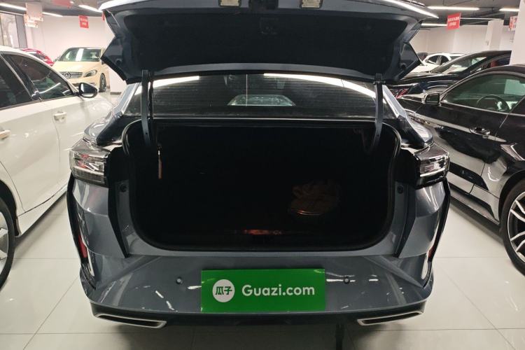 Used Dongfeng Aeolus Yixuan 2025 1.5L Automatic Luxury Version Trunk