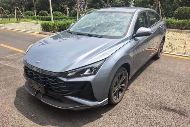Ojetý Dongfeng Aeolus Yixuan 2025 1.5L Automatic Luxury Version