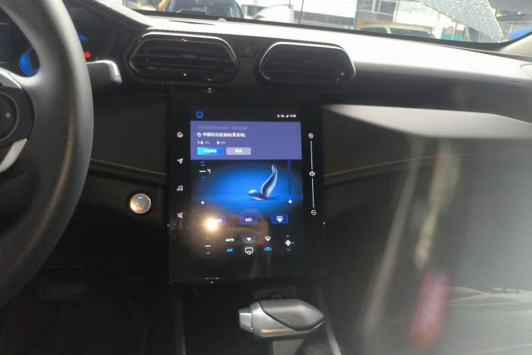 Used Dongfeng Aeolus Yixuan 2025 1.5L Automatic Luxury Version Audio And AC Panel