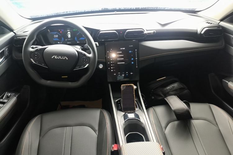Used Dongfeng Aeolus Yixuan 2025 1.5L Automatic Luxury Version Center Console