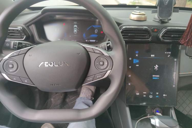 Used Dongfeng Aeolus Yixuan 2025 1.5L Automatic Luxury Version Center Console