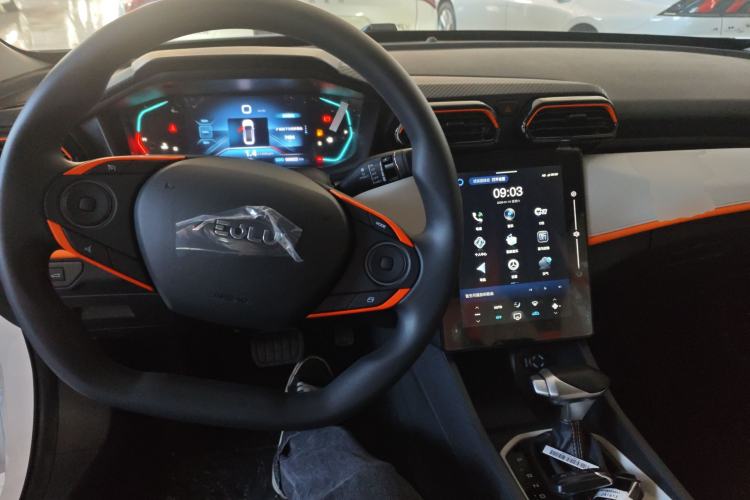 Used Dongfeng Aeolus Yixuan 2025 1.5L Glory Edition Center Console