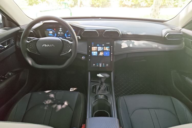 Used Dongfeng Aeolus Yixuan 2025 1.5L Automatic Luxury Version Center Console