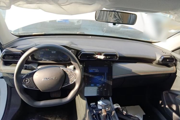 Used Dongfeng Aeolus Yixuan 2025 1.5L Automatic Luxury Version Center Console