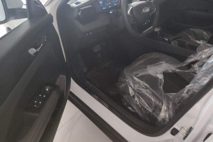 Used Dongfeng Aeolus Yixuan 2025 1.5L Automatic Luxury Version Driver Seat