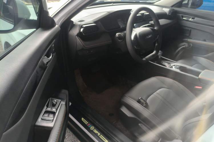 Used Dongfeng Aeolus Yixuan 2025 1.5L Automatic Luxury Version Driver Seat