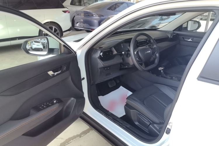 Used Dongfeng Aeolus Yixuan 2025 1.5L Automatic Luxury Version Driver Seat