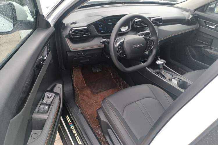 Used Dongfeng Aeolus Yixuan 2025 1.5L Automatic Luxury Version Driver Seat