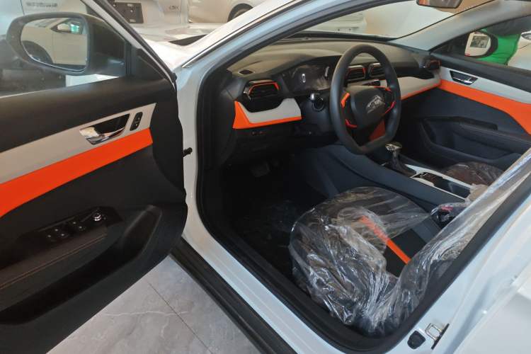 Used Dongfeng Aeolus Yixuan 2025 1.5L Glory Edition Driver Seat