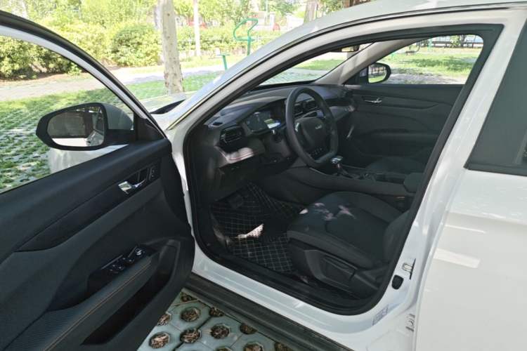 Used Dongfeng Aeolus Yixuan 2025 1.5L Automatic Luxury Version Driver Seat