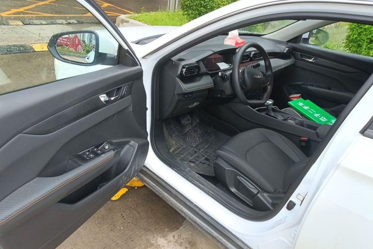 Used Dongfeng Aeolus Yixuan 2025 1.5L Automatic Luxury Version Driver Seat