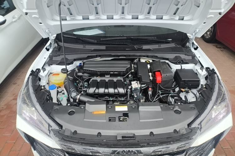Used Dongfeng Aeolus Yixuan 2025 1.5L Automatic Luxury Version Engine Bay