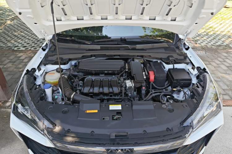 Used Dongfeng Aeolus Yixuan 2025 1.5L Automatic Luxury Version Engine Bay