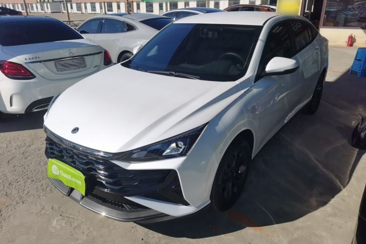 Dongfeng Aeolus Yixuan 2025 1.5L Automatic Luxury Version - Luxury