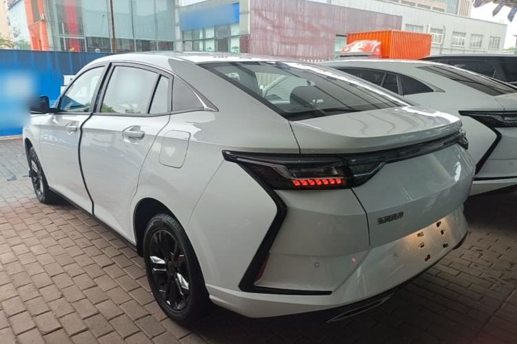 Used Dongfeng Aeolus Yixuan 2025 1.5L Automatic Luxury Version Exterior 2