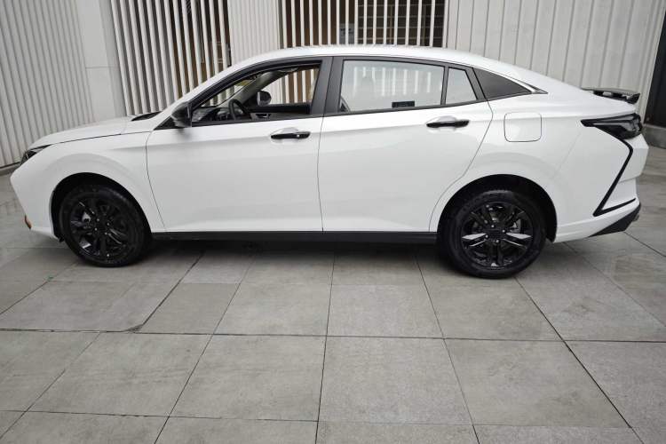 Used Dongfeng Aeolus Yixuan 2025 1.5L Glory Edition Exterior 2