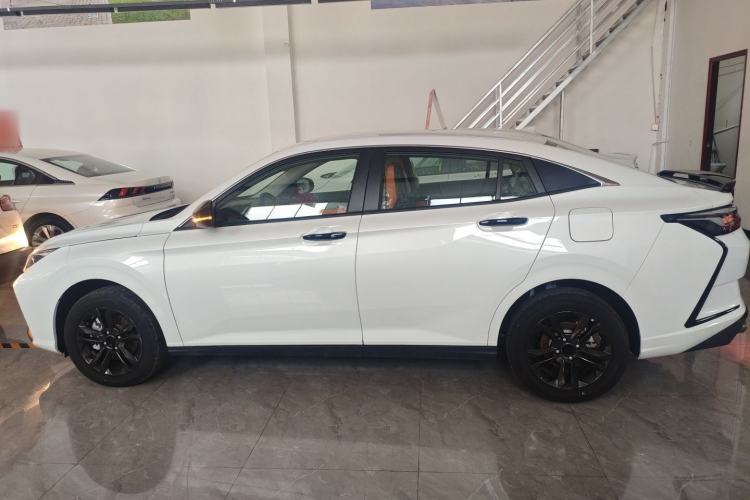 Used Dongfeng Aeolus Yixuan 2025 1.5L Glory Edition Exterior 3