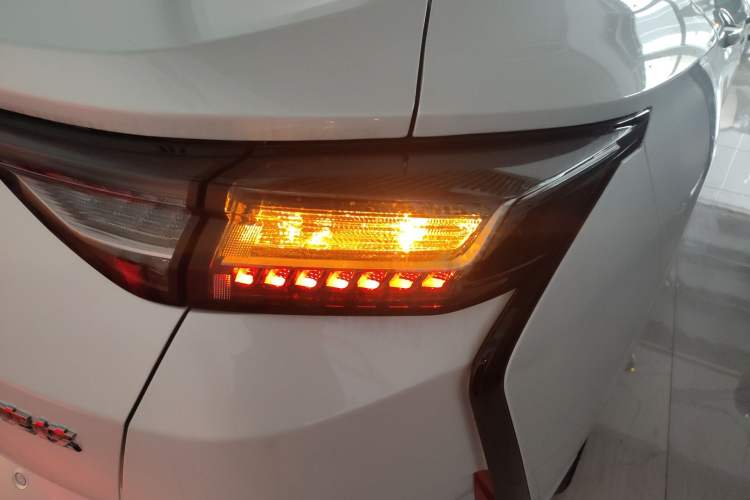 Used Dongfeng Aeolus Yixuan 2025 1.5L Automatic Luxury Version Exterior 3